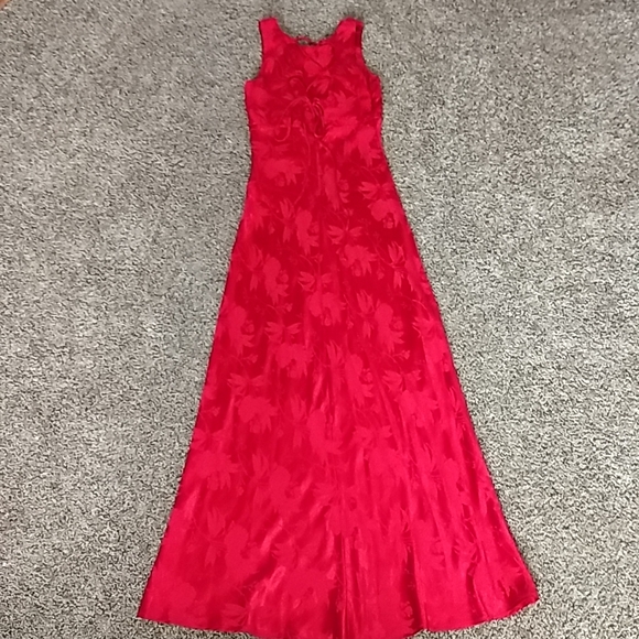 Red Formal - Picture 3 of 9